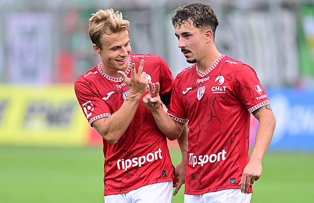 Proti Slovácku vyměním hezký fotbal za tři body, hlásí kouč Pardubic