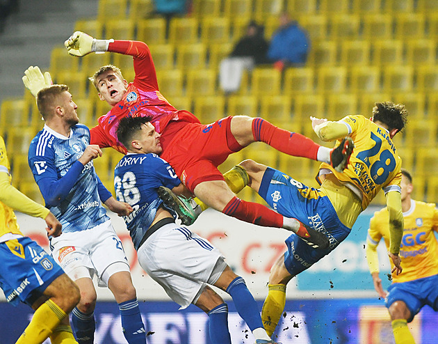 Sigma Olomouc - Teplice 0:0, dvě tyče a další šance, Hanáci ale v útoku stále trpí