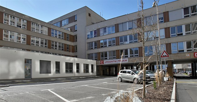 Muž v plzeňské firmě se vážně zranil u soustruhu, stroj mu amputoval ruku