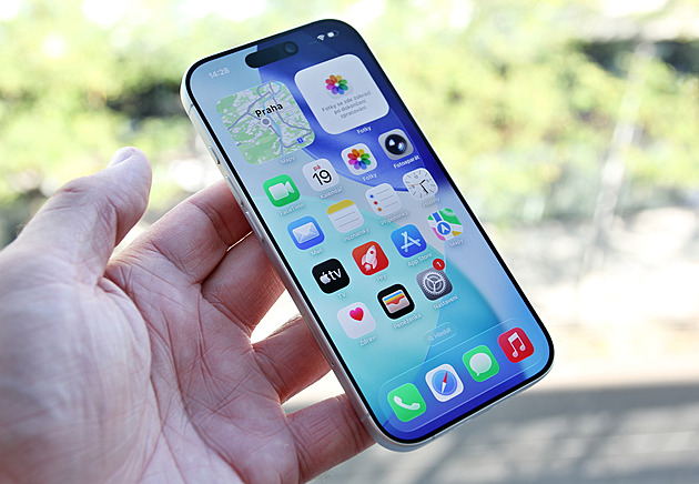 Je to největší upgrade za mnoho let, nejobyčejnější iPhone se hodně povedl