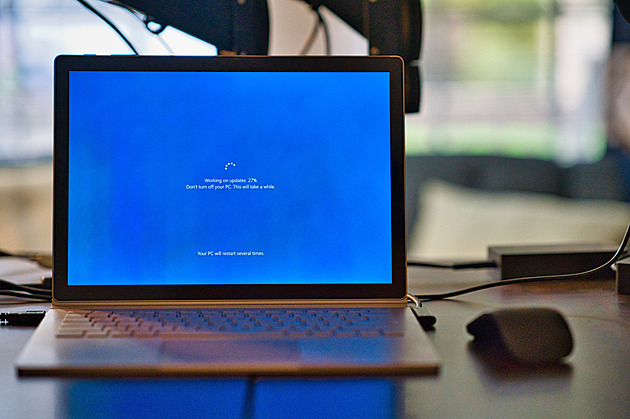 Microsoft couvá. Pouze v Evropě bude volně podpora Windows 10 až do roku 2026