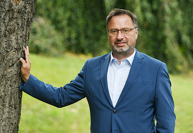 Superdávka je výrazný úspěch vlády, říká krajský lídr SPOLU Kučera. Omezil by Airbnb