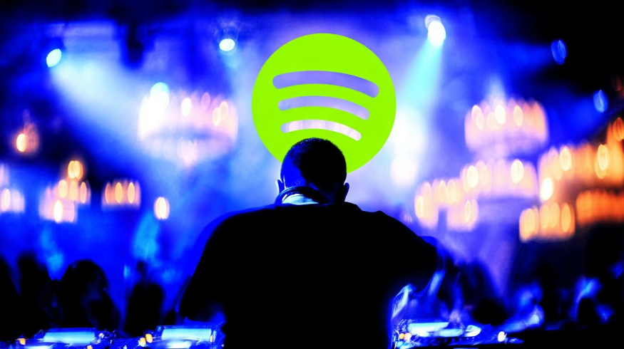 A dost! Spotify vyhlašuje válku záplavě hudebního odpadu vytvořeného pomocí AI