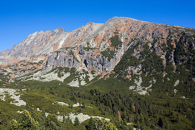 Ve Vysokých Tatrách zemřel český horolezec, spadl při sestupu z hory Satan