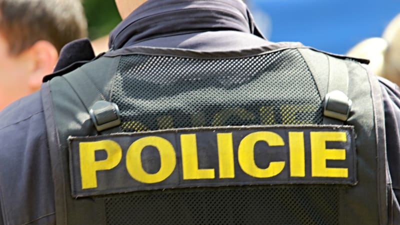 Padlo několik výstřelů. Policista zneškodnil v Českém Těšíně muže, který zranil jeho kolegu