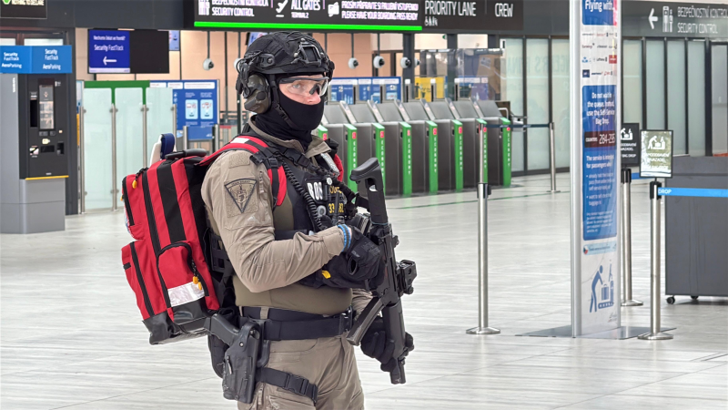 Hrozba na pražském letišti? Policie avizované drony nenašla. Anonym v noci volal znovu