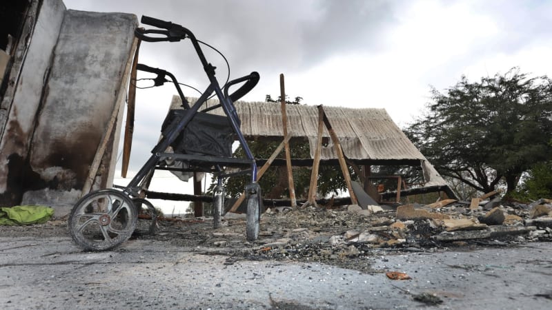 Krev na stěnách a ohořelé trosky. Říjen 2023 navždy změnil životy v Gaze i v kibucu Nir Oz