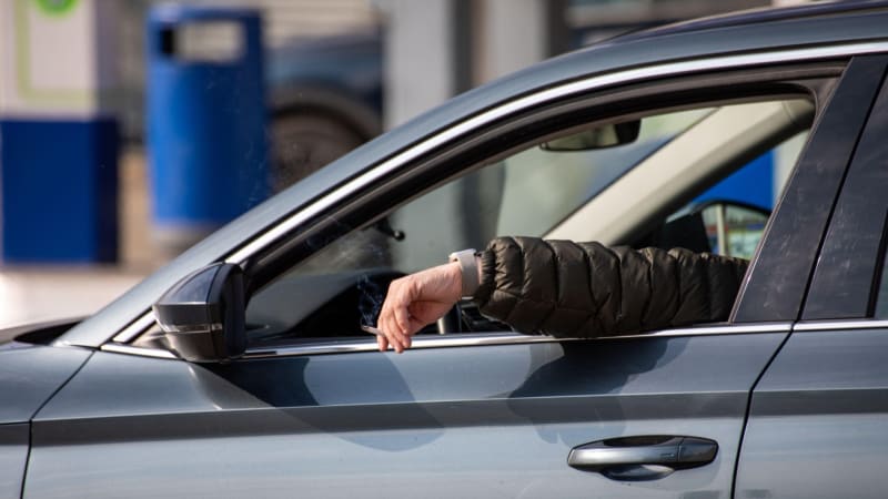 Kouření v autě: Německo zvažuje jeho zákaz. Může se podobné opatření prosadit i v Česku?