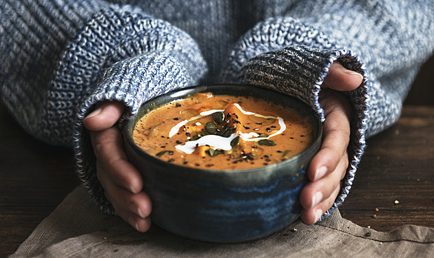Hebkost, vyladěná chuť i textura. Krémové polévky podle foodblogerek