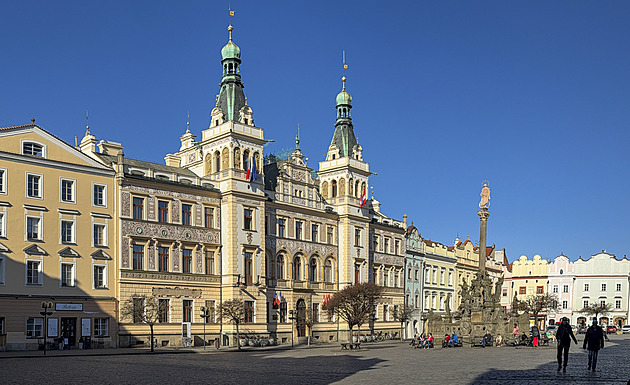 Pardubice už myslí na komunální volby. Chystají novou silnici, byty i útulek