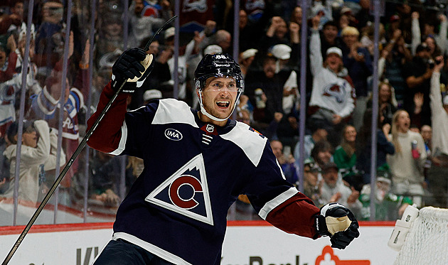 Tři body skvělého Nečase Coloradu nestačily, Zacha se trefil při výhře Bostonu