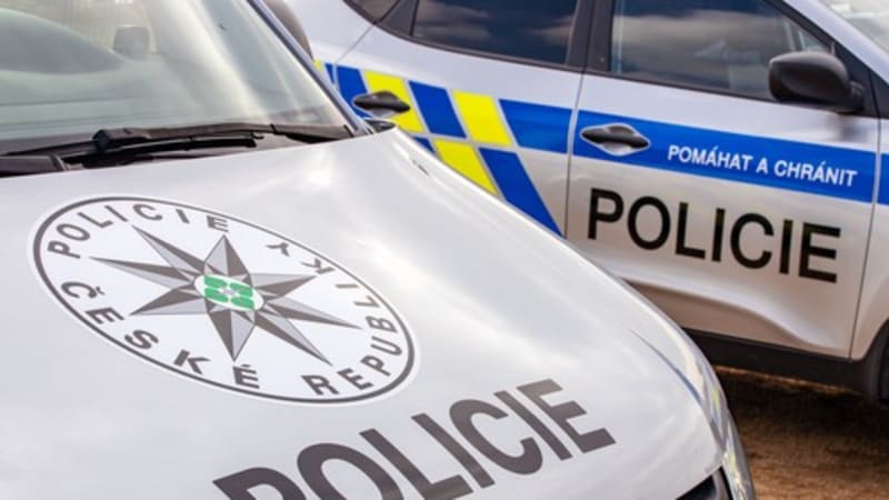 Zdrogovaný řidič na Sokolovsku srazil chodkyni. Záchranáři už jí nedokázali pomoci 