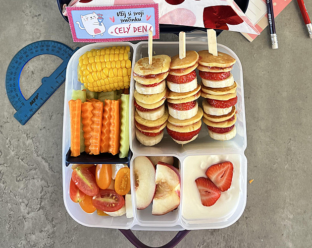 Rohlík se sýrem či šunkou stále vládne svačinám školáků, odhalil průzkum