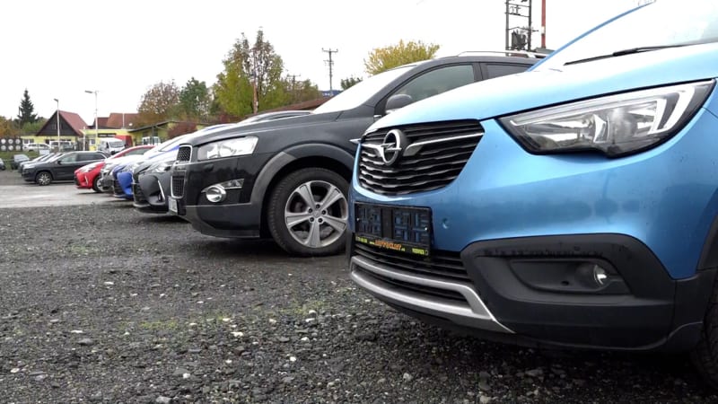 V Česku roste zájem o ojetiny. Padají prodejní rekordy, velký zájem je zejména o SUV