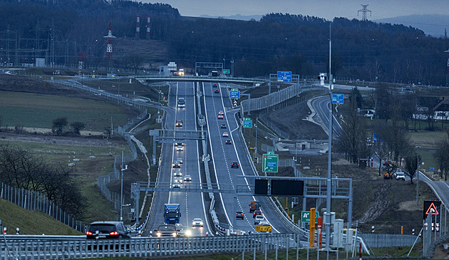 Kvůli nehodě na Písecku je uzavřen jeden pruh na dálnici D4 ve směru Prahu
