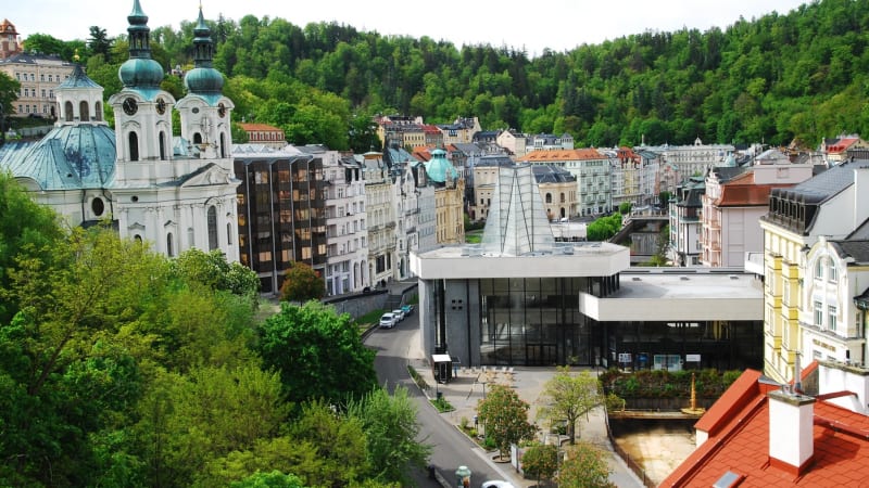 Karlovarský kraj není už jen o lázních. Můžeme očekávat velké změny ve školství i zdravotnictví