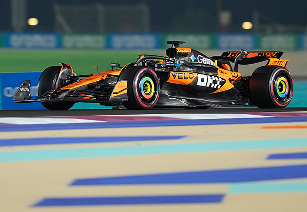 V jediném tréninku F1 v Kataru byl nejrychlejší Piastri před Norrisem