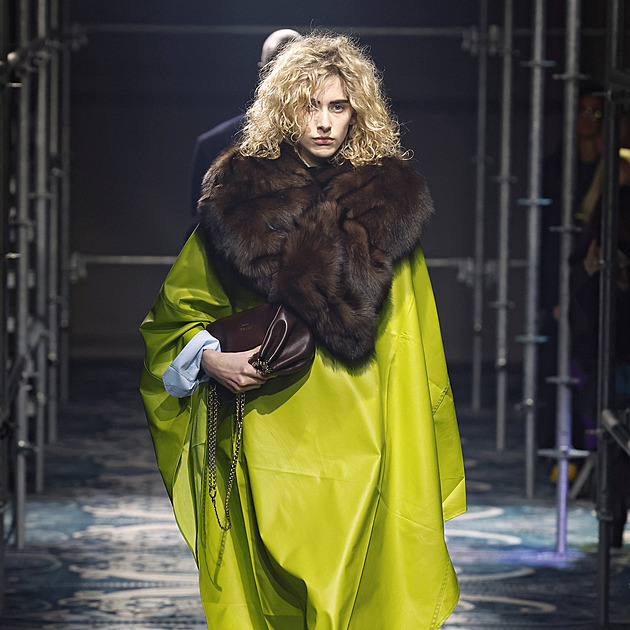 Prada koupila Versace. Dohoda spojuje významné prodejce luxusního zboží z Itálie