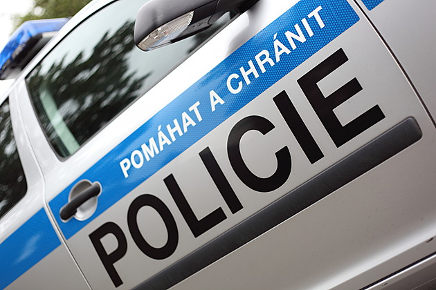 Potyčka vygradovala pobodáním. Útočník se pak dal na útěk, policie nasadila i vrtulník