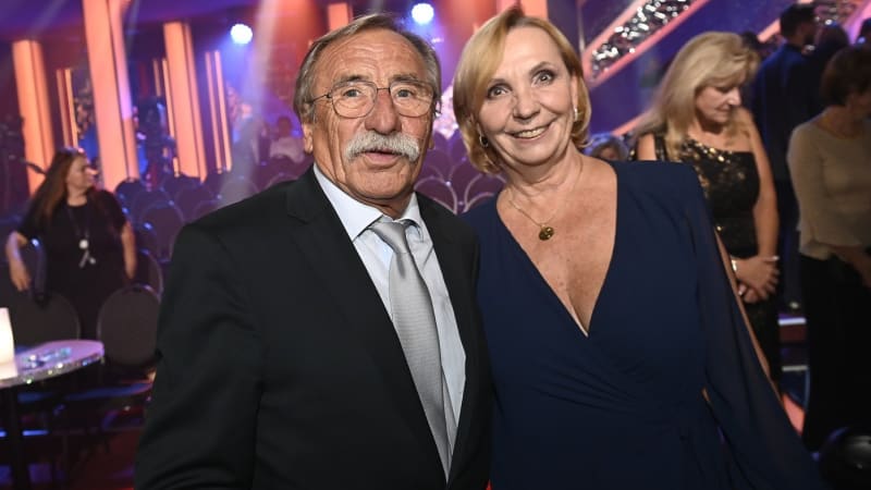 Ať už je po Vánocích, přeje si herec Zedníček. Chystá se utéct z Česka na tajné místo