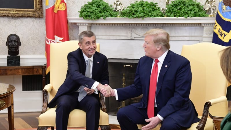 Trump volal Babišovi. Kromě politiky chtěl vyřídit i vzkaz od Melanie