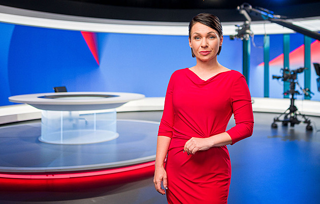 Novou moderátorkou diskusního pořadu Za pět minut dvanáct je Bára Divišová