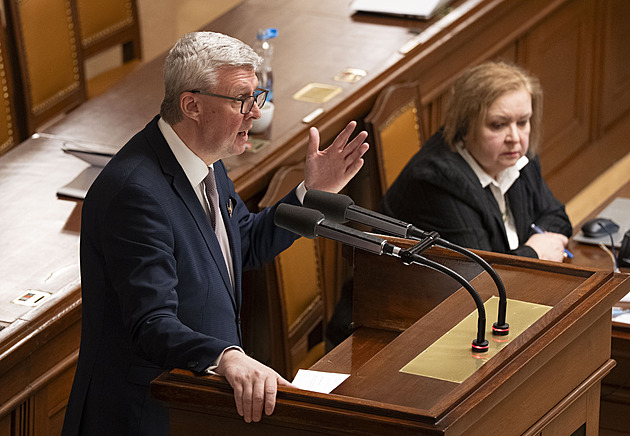 Opozice chtěla propírat Macinkovy SMS, politici koalice ji nepouštějí ke slovu