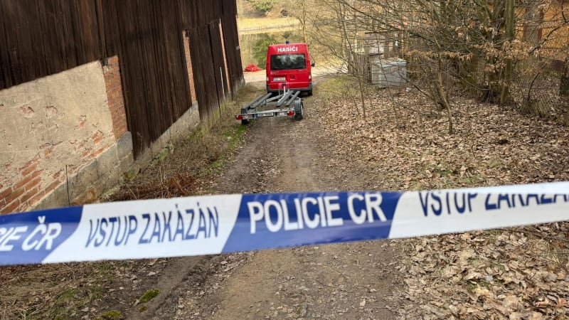 Hrůzný nález v rybníku u Mladé Boleslavi: Našli tam měsíce hledané auto, uvnitř bylo tělo