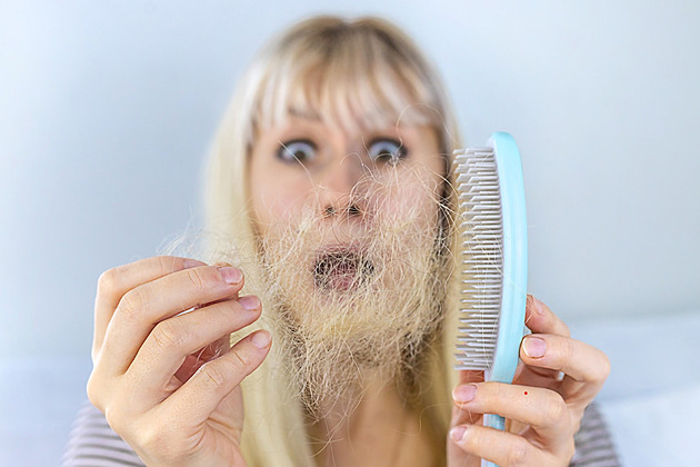 Proč stres ničí pleť i vlasy rychleji než čas?