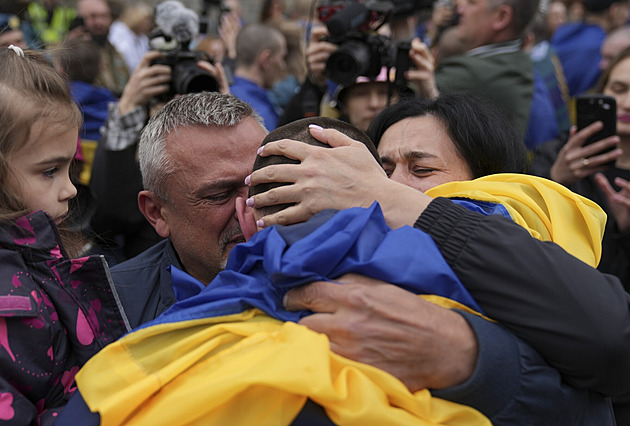 Telegram plní videa vražd ukrajinských zajatců, vydělávají na nich ruští teenageři