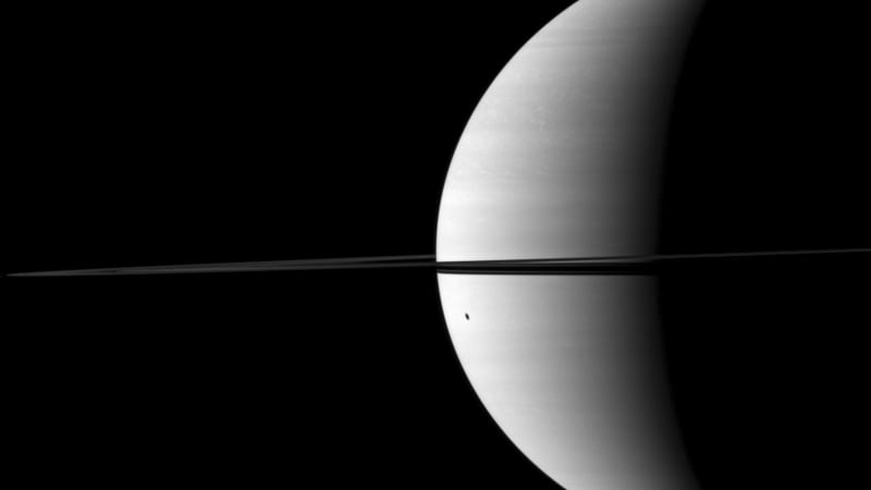 Překvapivý objev ve Sluneční soustavě: Vědci nalezli 15 nových měsíců, pohybují se nezvykle