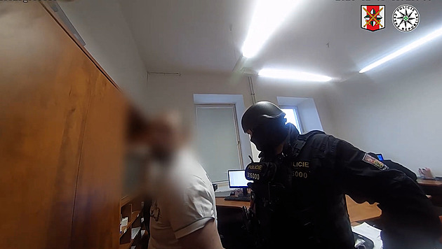 Nepustil bych je k zásuvce. Kriminalista líčí obří kauzu techniků bez zkoušek