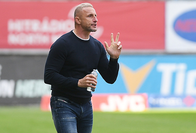 Sudí, katastrofa! Někdo se zbláznil a já to nejsem, zlobil se kouč Dukly Šustr