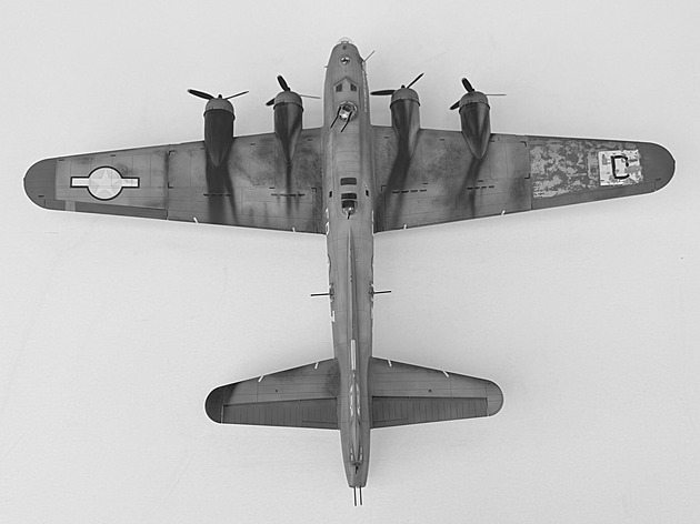 Olétaný bombardér B-17G ze skupiny, která bojovala nad Krušnohořím