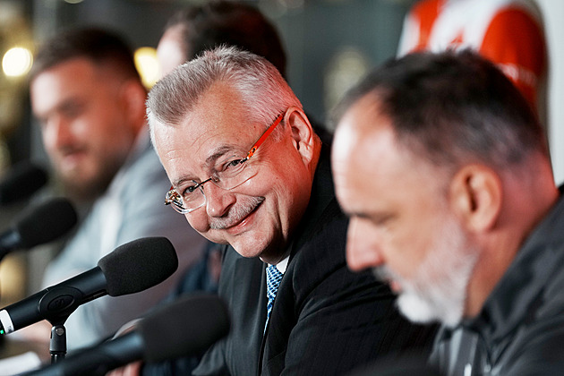 Chorý zůstává ve Slavii. Tvrdík potvrdil: Rozhodl majitel Tykač. Douděra odchází