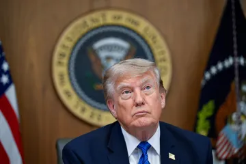 Trump: USA a Izrael odloží chystané tvrdé údery na Írán