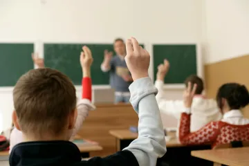 Výrazně přibývá dětí, které potřebují podpůrná opatření. Nestíhají školy ani poradny
