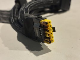 Uživateli se roztavil 16pin konektor GeForce RTX 5090 při testování DLSS 5