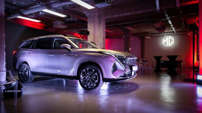 TEST: Luxusně vybavené plug-in hybridní SUV za cenu základního Kodiaqu. MG znovu útočí na Škodu