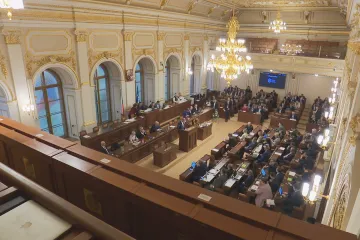 Sněmovna se bude poprvé řídit novým jednacím řádem