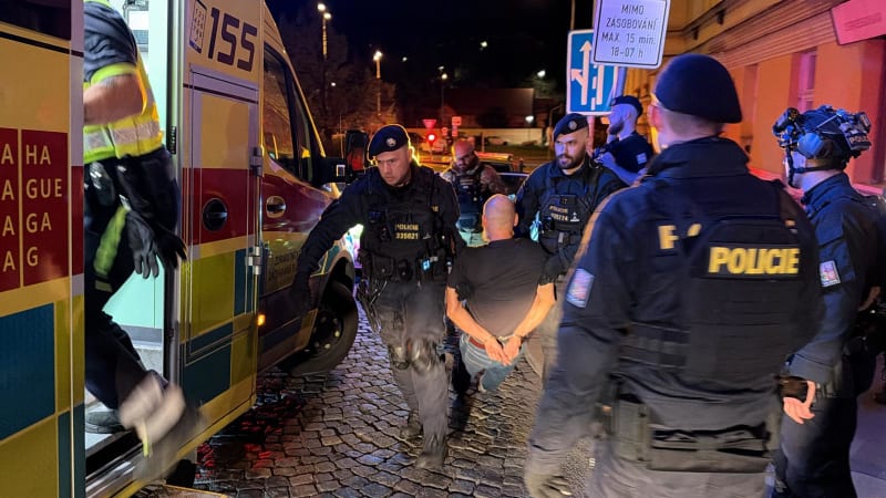 Oblíbený muž a provozovatel kavárny. Kdo je střelec, který způsobil policejní manévry v Praze?