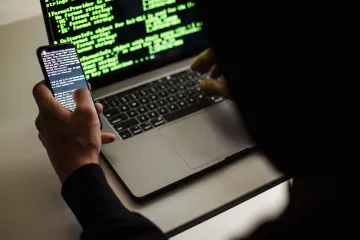 Skupina hackerů podle Reuters tvrdí, že ukradla údaje tisíců zaměstnanců FBI