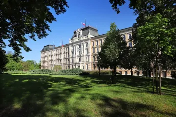 Resort obrany zrušil zakázku na obrněná vozidla, tendr vyhlásí znovu