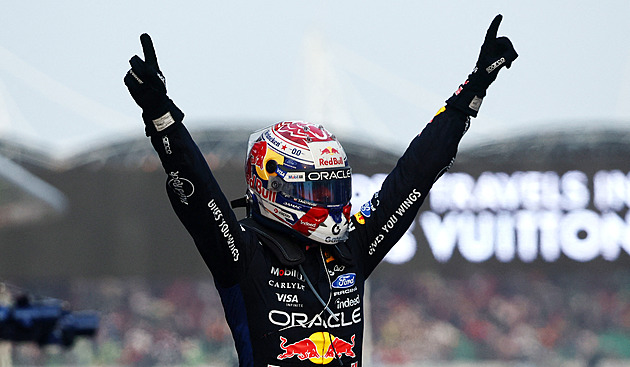 Je to šílené! Red Bull slavil v F1 historický okamžik, opět u toho byl Verstappen