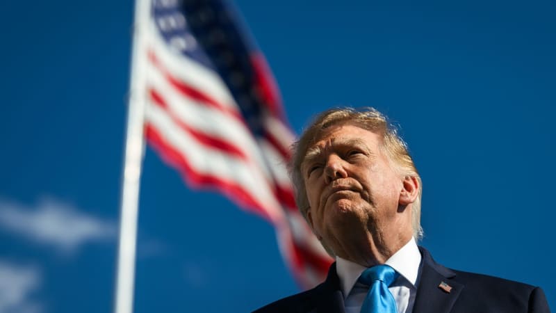 Senát jasně ovládnou demokraté, vyplývá z predikčních trhů v USA. Sázky jdou do miliard korun