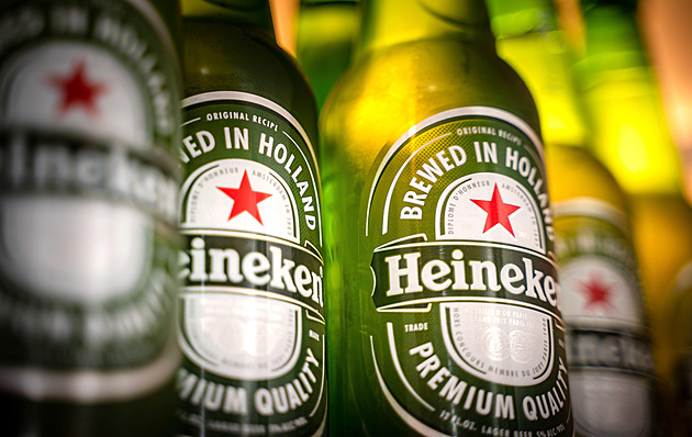 Menší porce, víc nealka. Heineken radí hospodám, jak čelit lékům na hubnutí