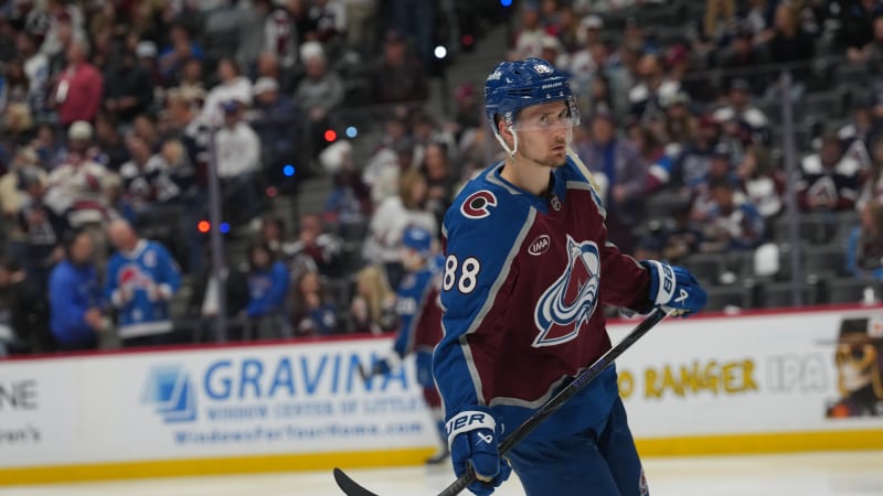 Další skvělý výkon Nečase v NHL. Český útočník třemi body přispěl k výhře Colorada nad Tampou