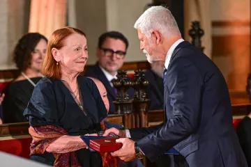 Pavel varoval před přehlížením krizí a neuváženými změnami. Ocenil Janžurovou či Formana